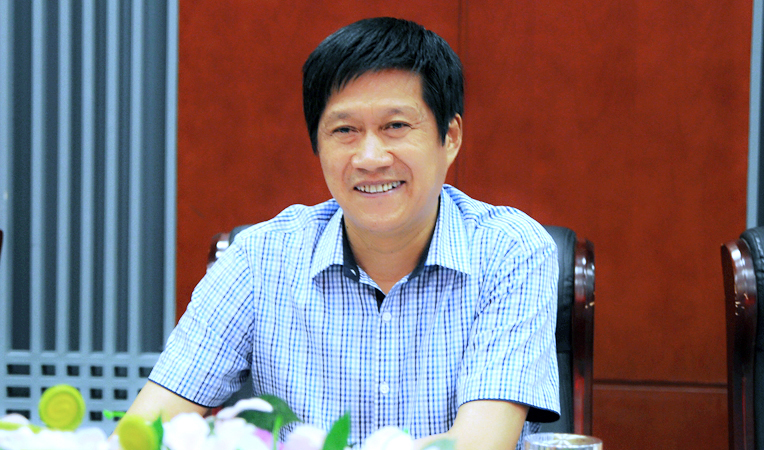 項義水董事長作專題匯報