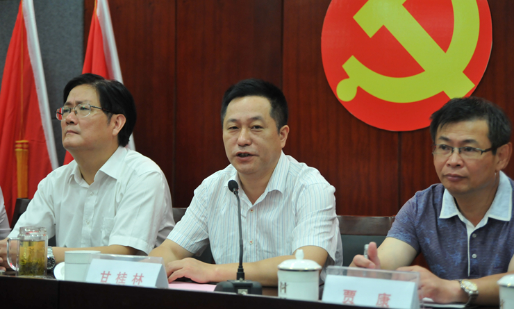 鏡湖區(qū)區(qū)委常委、組織部部長(zhǎng)甘桂林講話