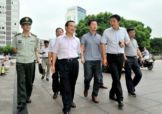 市委副書記張峰一行蒞臨華億集團檢查指導文明創建工作