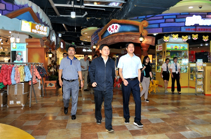 吳勁松副主任一行參觀小馬王國