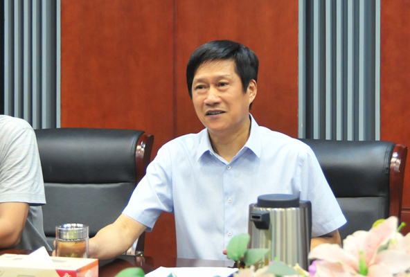 項義水董事長匯報集團發展情況