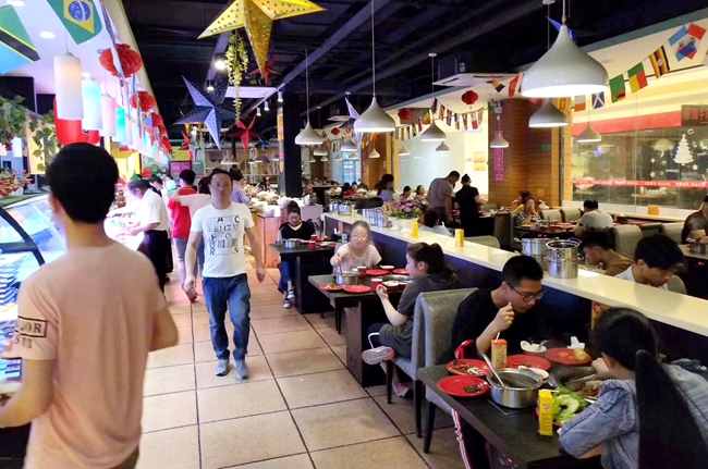 繁昌華億春谷新天地美食區(qū)人氣火爆